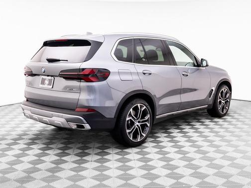 Gray Metallic 2026 BMW X5 xDrive40i