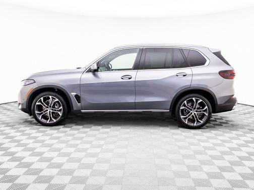 Gray Metallic 2026 BMW X5 xDrive40i