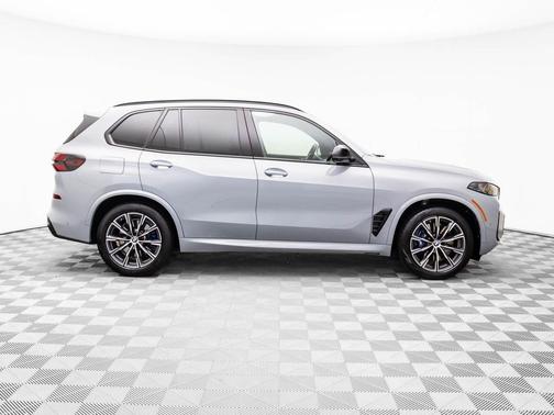 2024 BMW X5 M60i