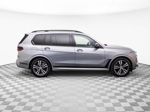 2024 BMW X7 M60i