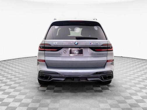 2024 BMW X7 M60i