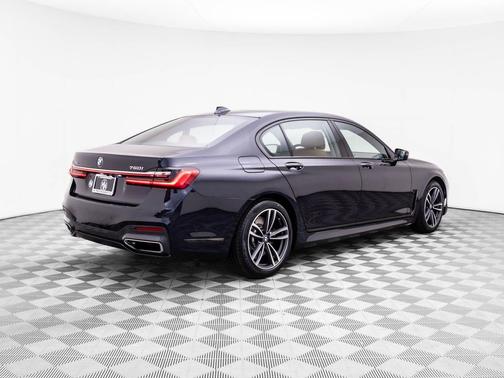 2022 BMW 750 i xDrive