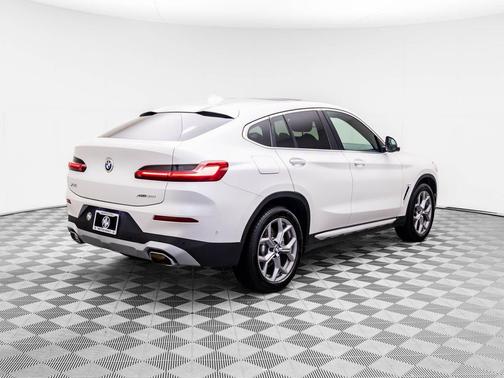 2024 BMW X4 xDrive30i