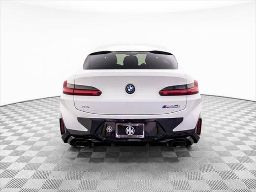 2023 BMW X4 M40i