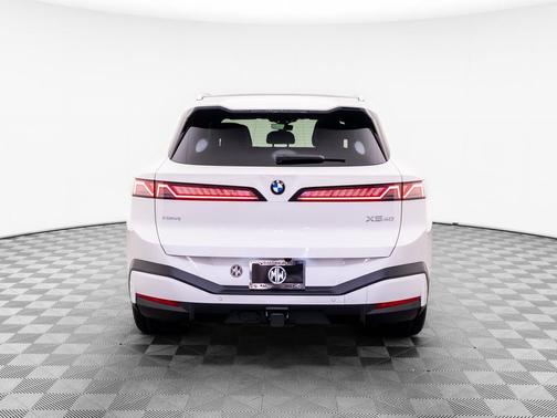 Alpine White 2027 BMW X5 40 xDrive