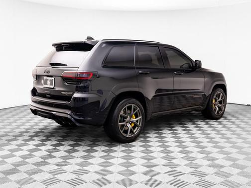 Diamond Black Crystal Pearlcoat 2020 Jeep Grand Cherokee Trackhawk