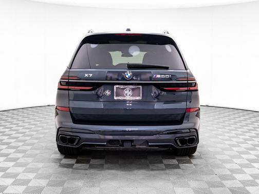 2026 BMW X7 M60i