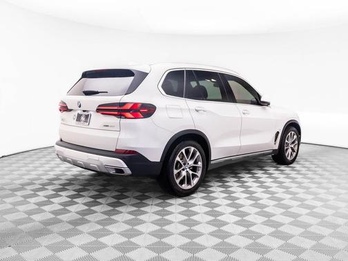 Alpine White 2024 BMW X5 xDrive40i