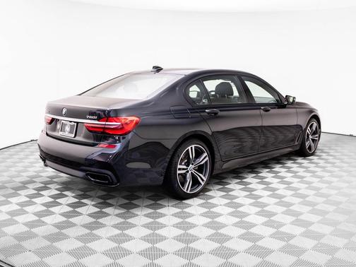 Black Sapphire Metallic 2019 BMW 750 i xDrive