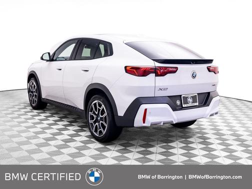 White Metallic 2025 BMW X2 xDrive28i