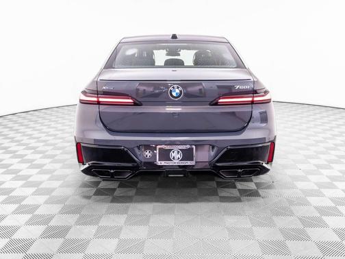 Dravit Grey Metallic 2026 BMW 760 xDrive