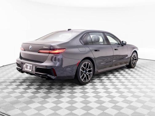 Dravit Grey Metallic 2026 BMW 760 xDrive