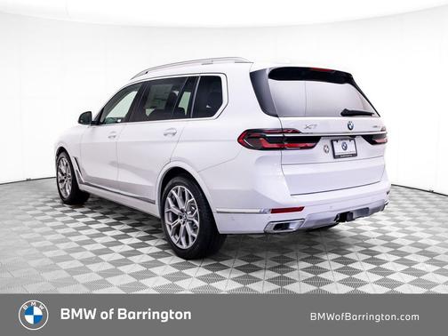 Mineral White Metallic 2026 BMW X7 xDrive40i