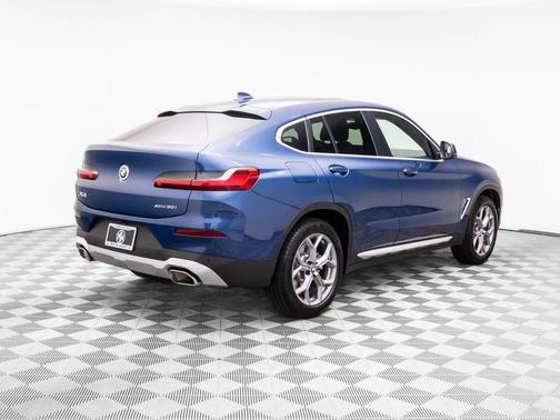 2025 BMW X4 xDrive30i