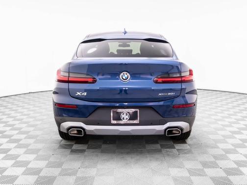 2025 BMW X4 xDrive30i