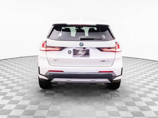 Mineral White Metallic 2026 BMW X1 xDrive28i