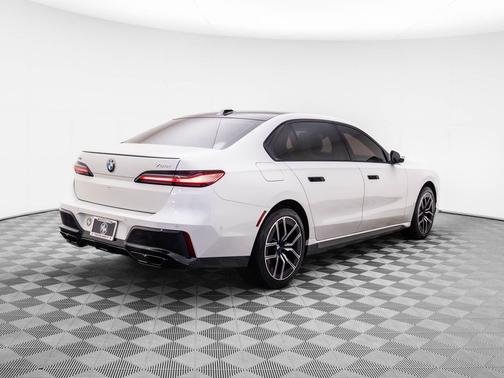 2024 BMW 760 i xDrive