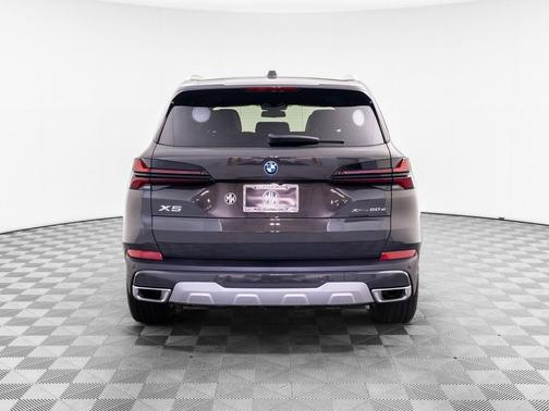 Dravit Grey Metallic 2026 BMW X5 PHEV xDrive50e