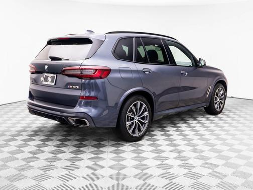 Arctic Grey Metallic 2022 BMW X5 M50i