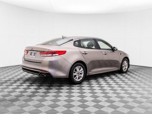 Titanium Gray 2016 Kia Optima LX
