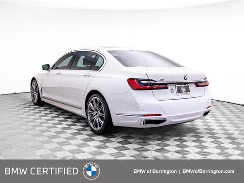 Alpine White 2022 BMW 750 i xDrive