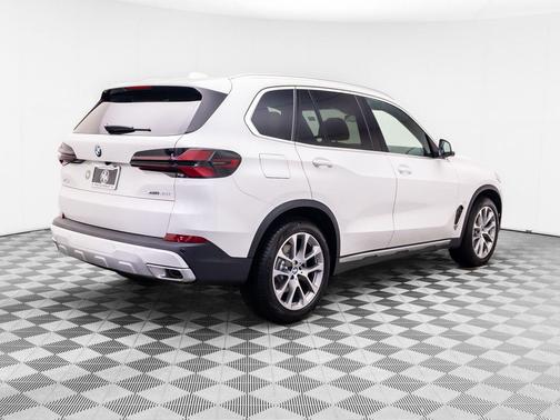 Mineral White Metallic 2026 BMW X5 xDrive40i