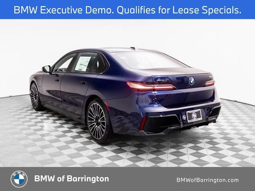 Tanzanite Blue II Metallic 2026 BMW 750e i xDrive