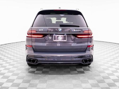 Dravit Grey Metallic 2023 BMW X7 M60i