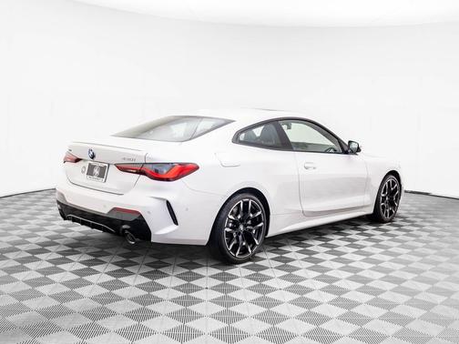 Mineral White Metallic 2026 BMW 430 i xDrive