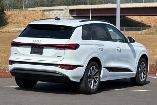 2025 Audi Q6 e-tron Premium