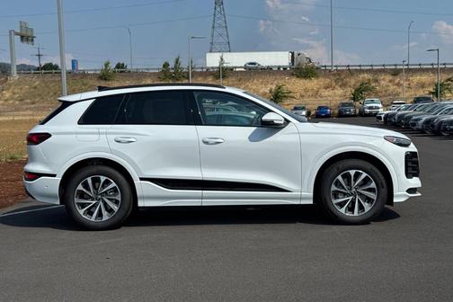 2025 Audi Q6 e-tron Premium