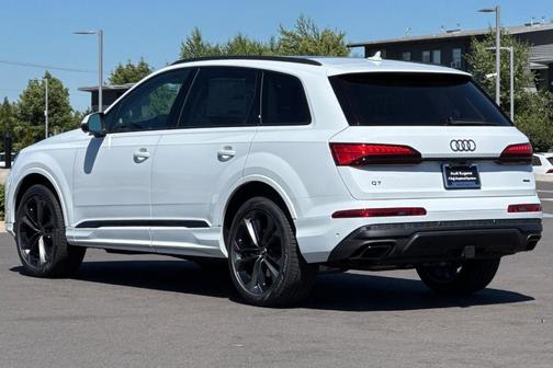 2025 Audi Q7 55 Premium Plus