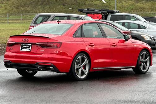 2024 Audi A4 45 S line quattro Premium