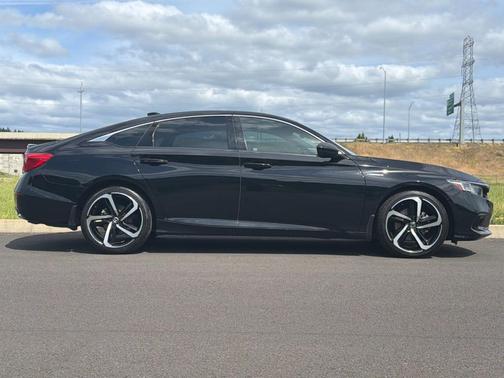 Crystal Black Pearl 2022 Honda Accord Hybrid Sport