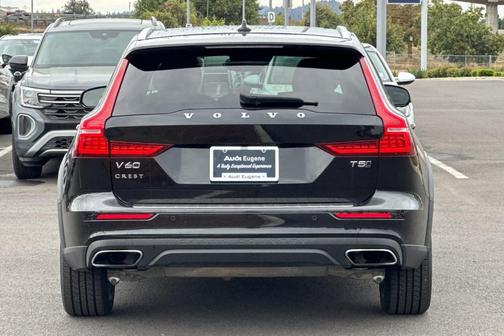 2022 Volvo V60 Cross Country T5