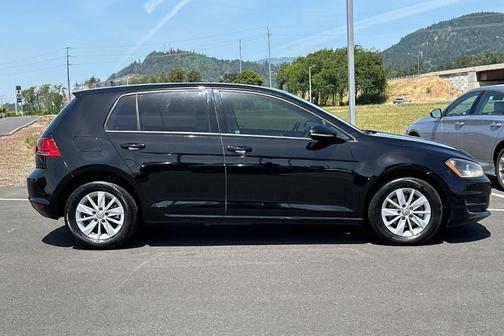 2015 Volkswagen Golf TSI S 4-Door