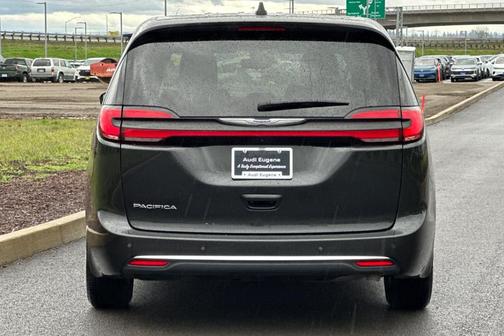 2024 Chrysler Pacifica Touring-L
