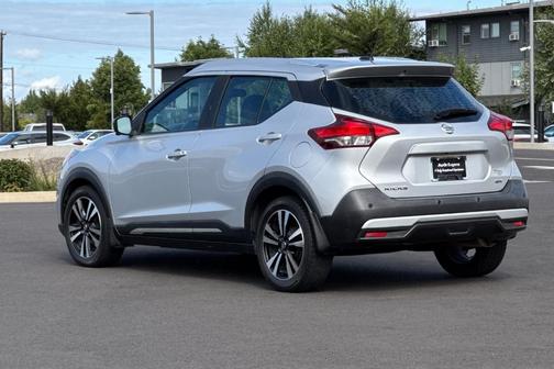2020 Nissan Kicks SR