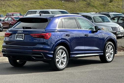 2022 Audi Q3 45 S line Premium