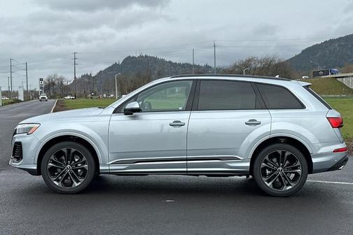 2025 Audi Q7 55 Premium Plus