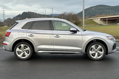 2025 Audi Q5 45 S line quattro Premium