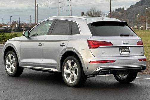2025 Audi Q5 45 S line quattro Premium