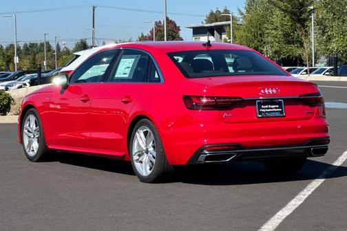 2024 Audi A4 45 S line quattro Premium