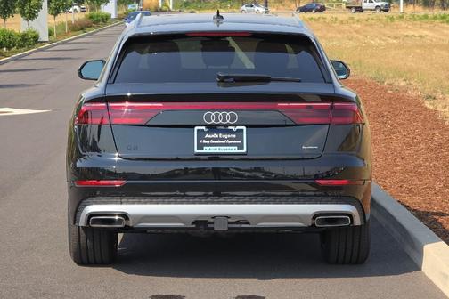 2025 Audi Q8 55 Premium