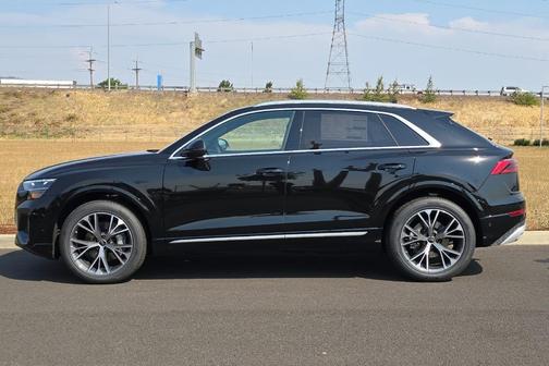 2025 Audi Q8 55 Premium