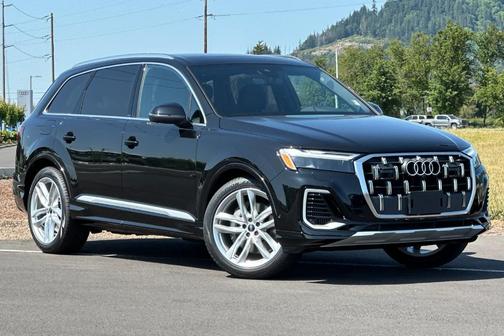 2025 Audi Q7 55 Premium Plus