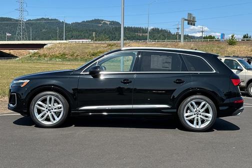 2025 Audi Q7 55 Premium Plus