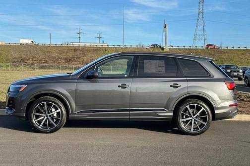 2026 Audi Q7 45 Premium Plus