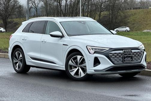 2024 Audi Q8 e-tron Premium