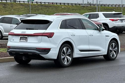 2024 Audi Q8 e-tron Premium